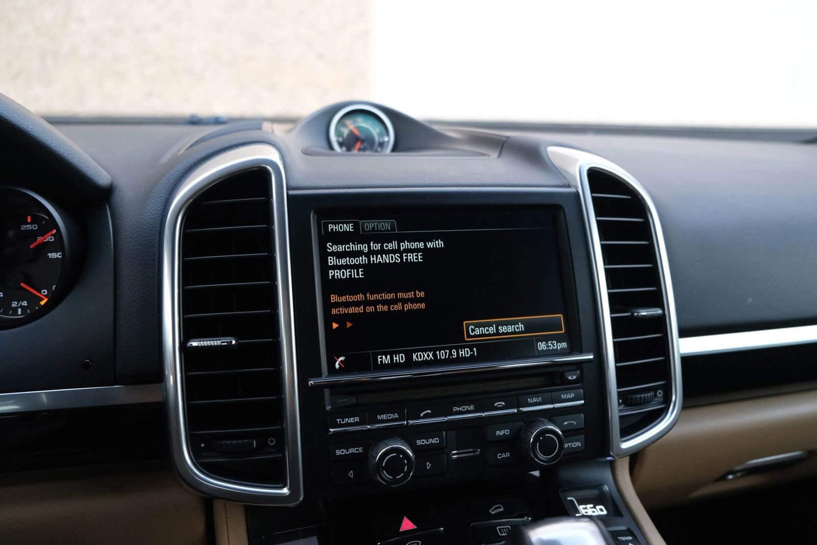 Used 2016 Porsche Cayenne Sport Utility 4D image 40