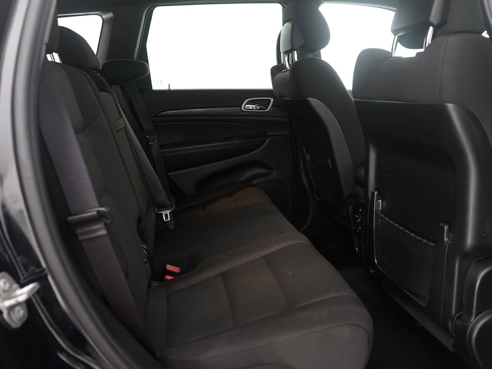 Used 2020 Jeep Grand Cherokee Laredo w/ Security & Convenience Group image 14