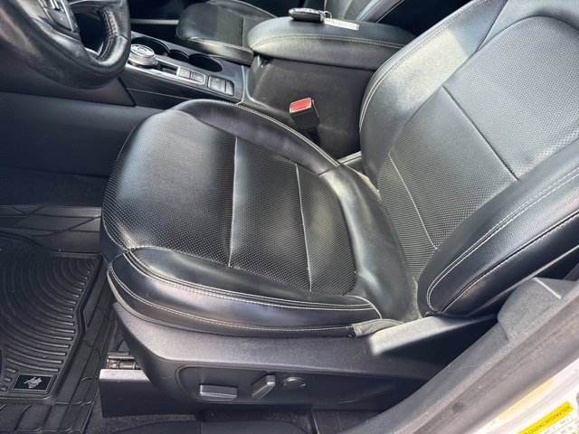 Used 2020 Ford Escape SEL image 32