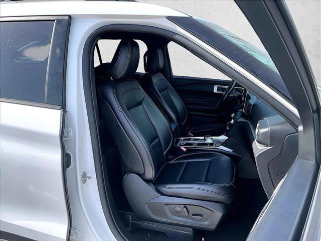 Used 2020 Ford Explorer XLT w/ Equipment Group 202A RWD image 9