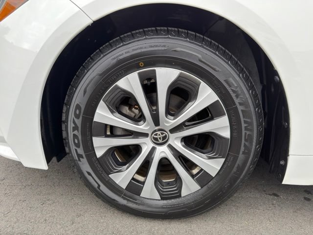 Used 2022 Toyota Corolla LE FWD image 30