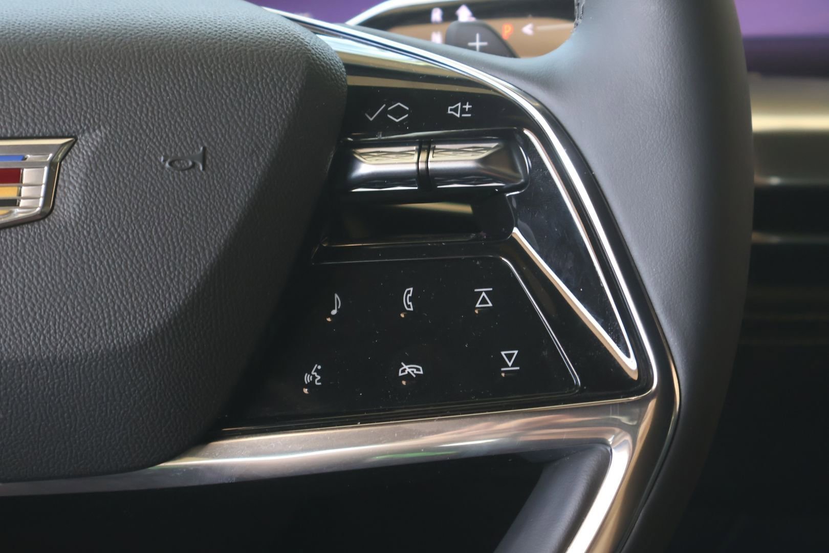 Certified 2025 Cadillac Escalade Premium Luxury AWD/4WD image 21