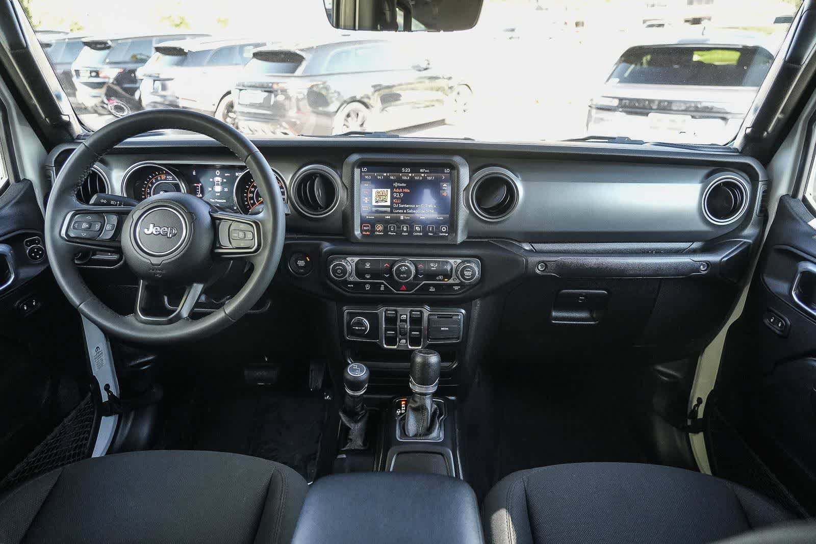 Used 2023 Jeep Gladiator Sport AWD/4WD image 12