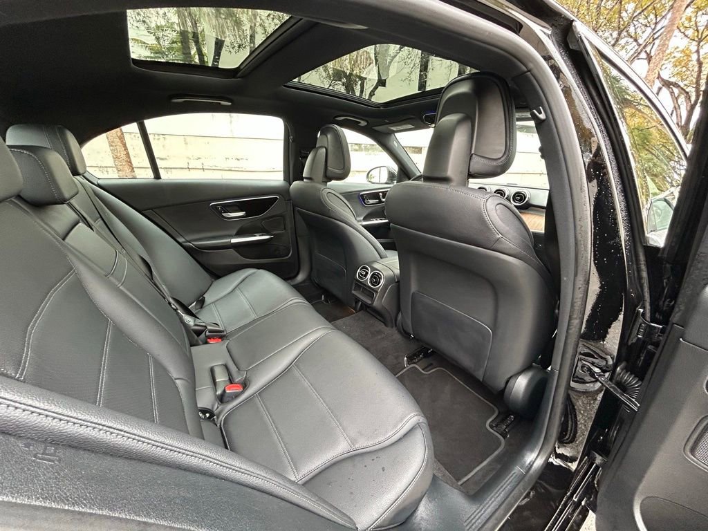 Used 2025 Mercedes-Benz C 300 4MATIC Sedan image 38
