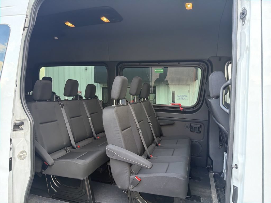 Used 2024 Mercedes-Benz Sprinter 2500 image 24