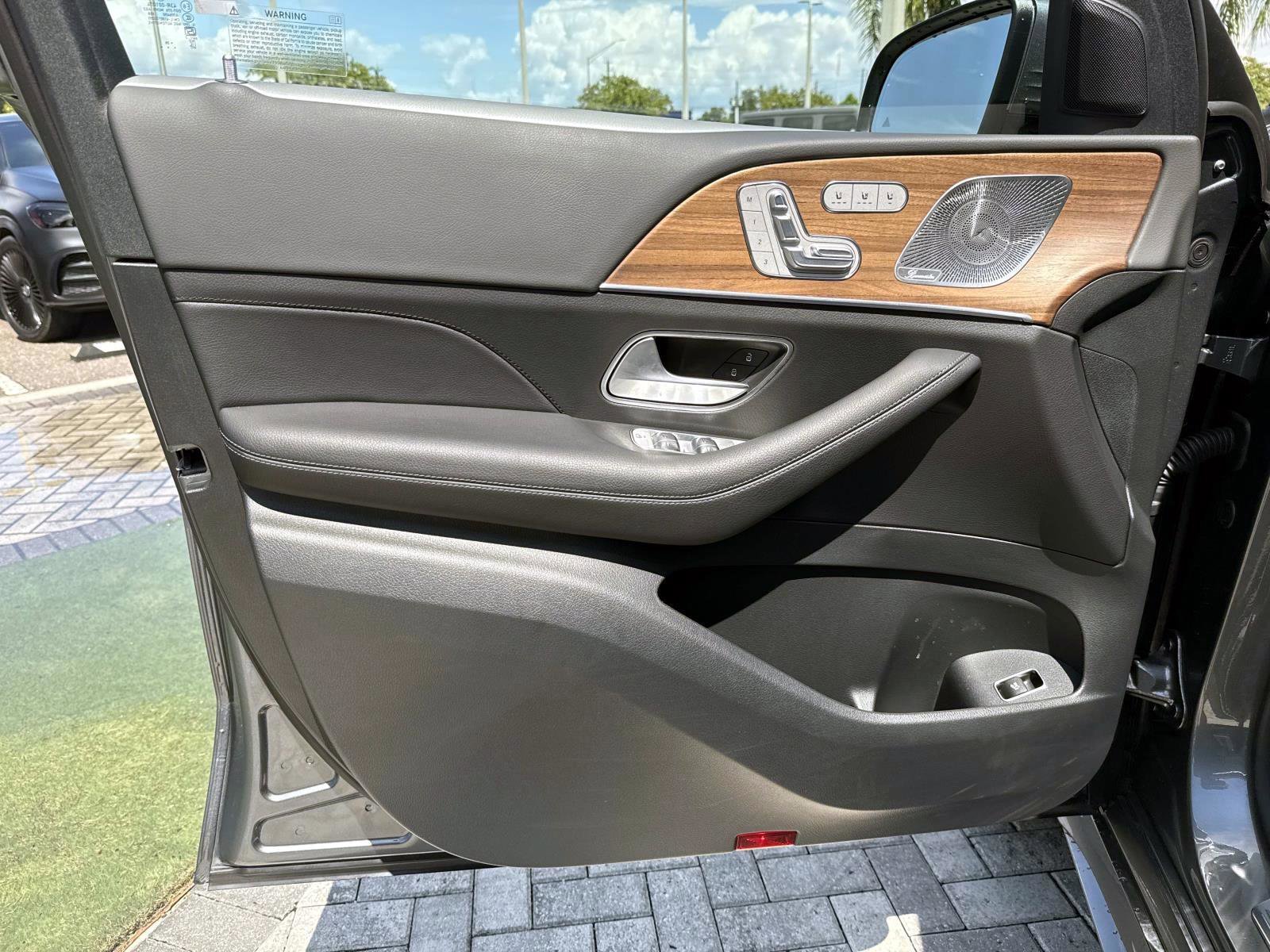 Certified 2025 Mercedes-Benz GLS 450 4MATIC image 17