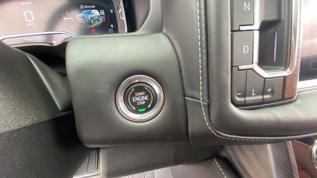 Used 2023 GMC Yukon XL Denali Ultimate w/ LPO, Floor Liner Package AWD/4WD image 21