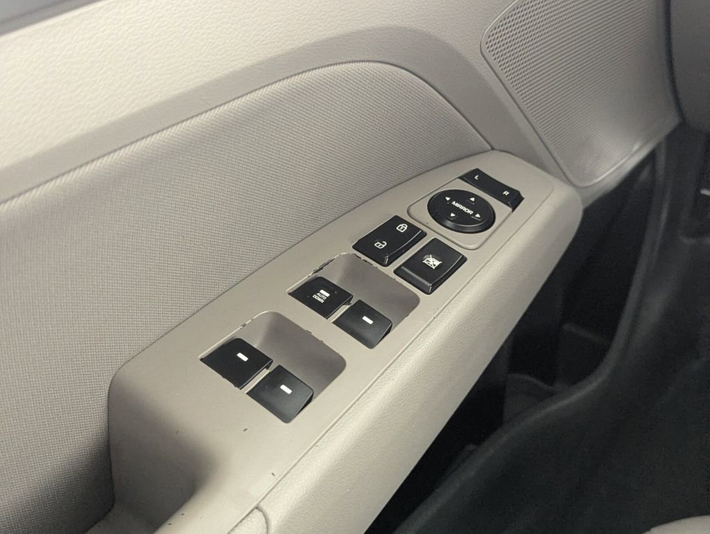 Used 2020 Hyundai Elantra SEL image 15