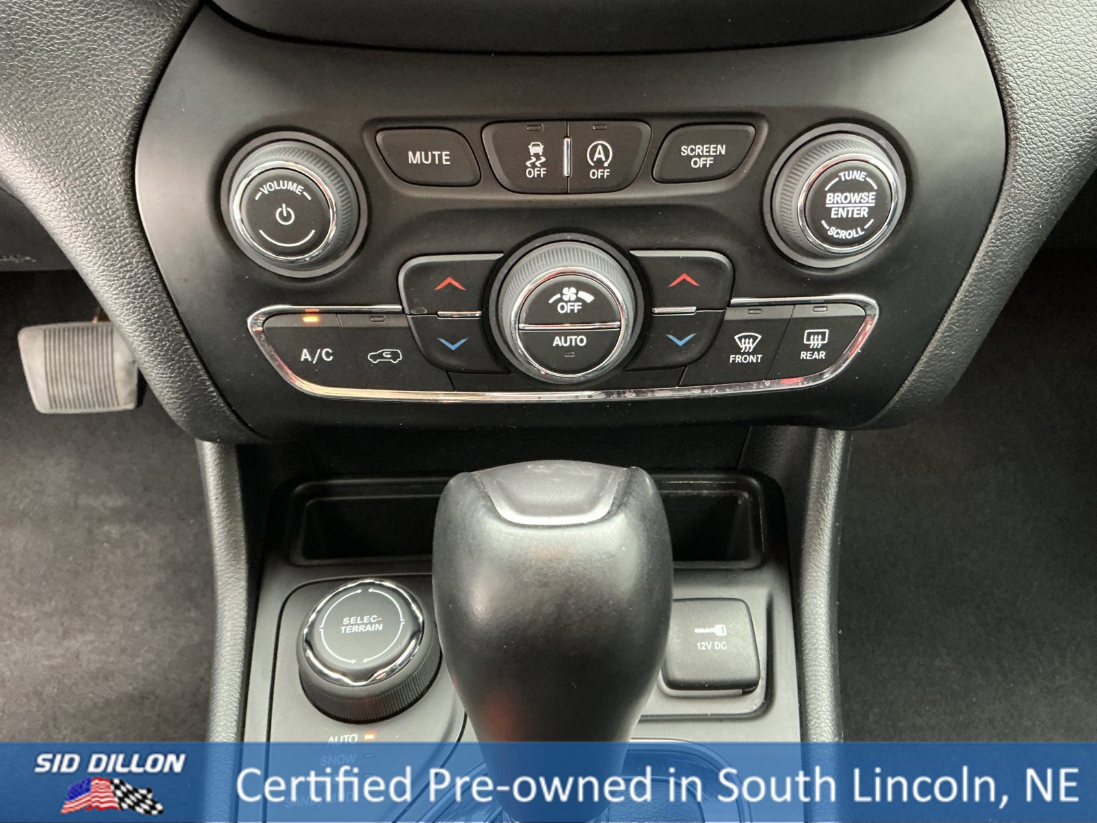 Used 2023 Jeep Cherokee Altitude Lux image 12