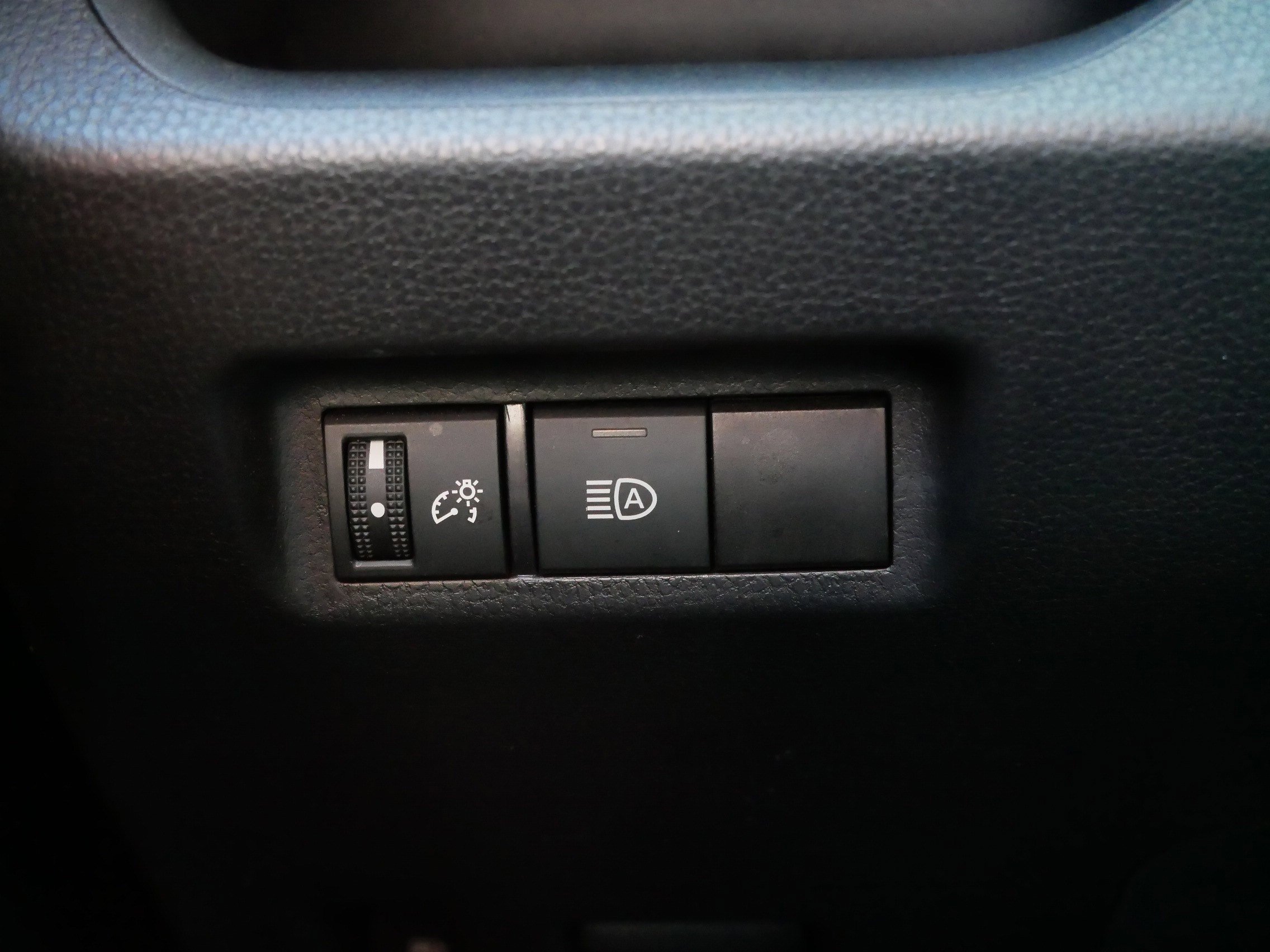 Certified 2025 Toyota RAV4 LE image 54