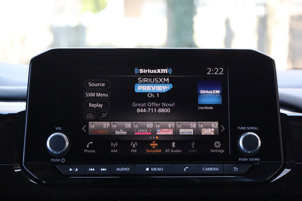 Used 2025 Nissan Pathfinder SV image 40