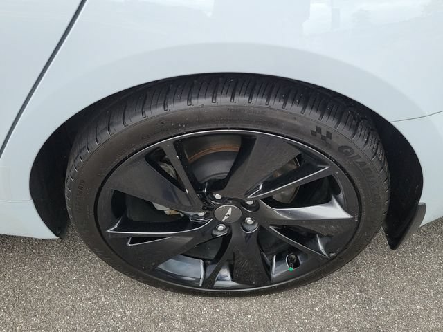 Used 2023 Genesis G70 2.0T w/ Sport Prestige Package RWD image 7