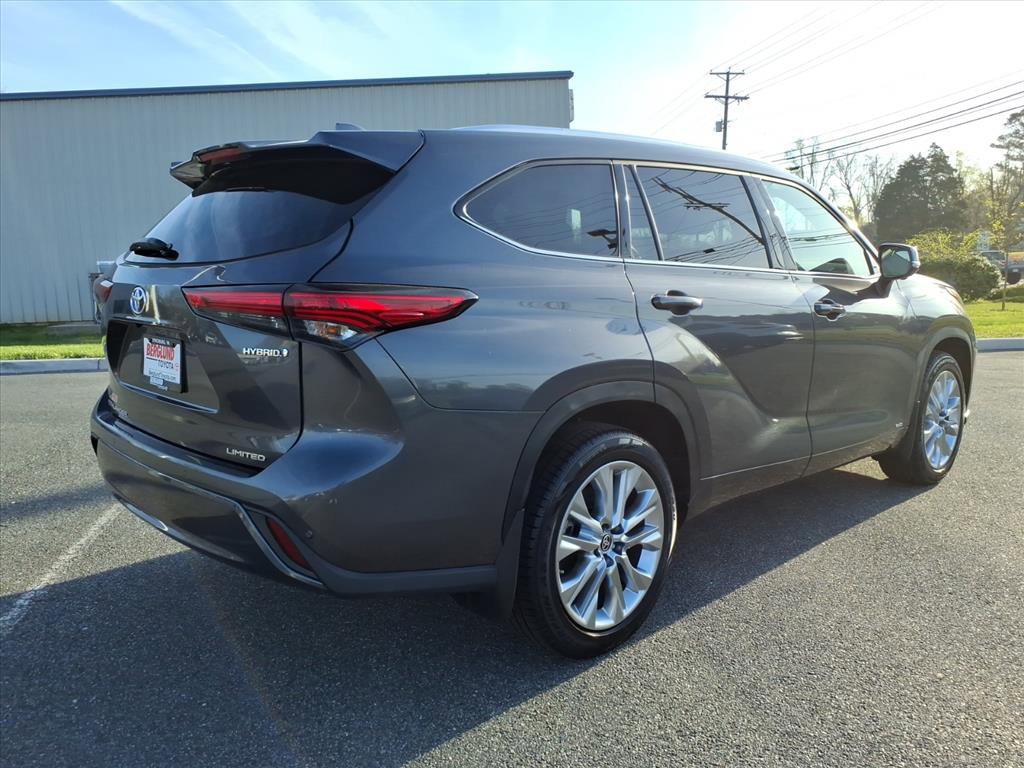 Used 2023 Toyota Highlander Limited image 4