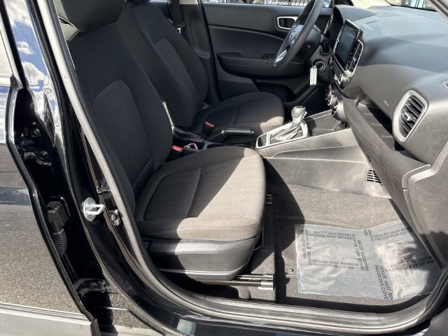 Used 2021 Hyundai Venue SE FWD image 6