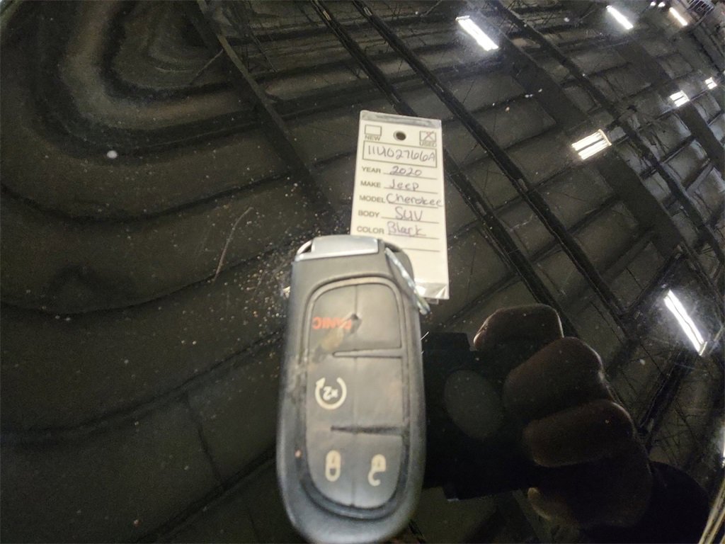 Used 2020 Jeep Cherokee Latitude Plus image 32