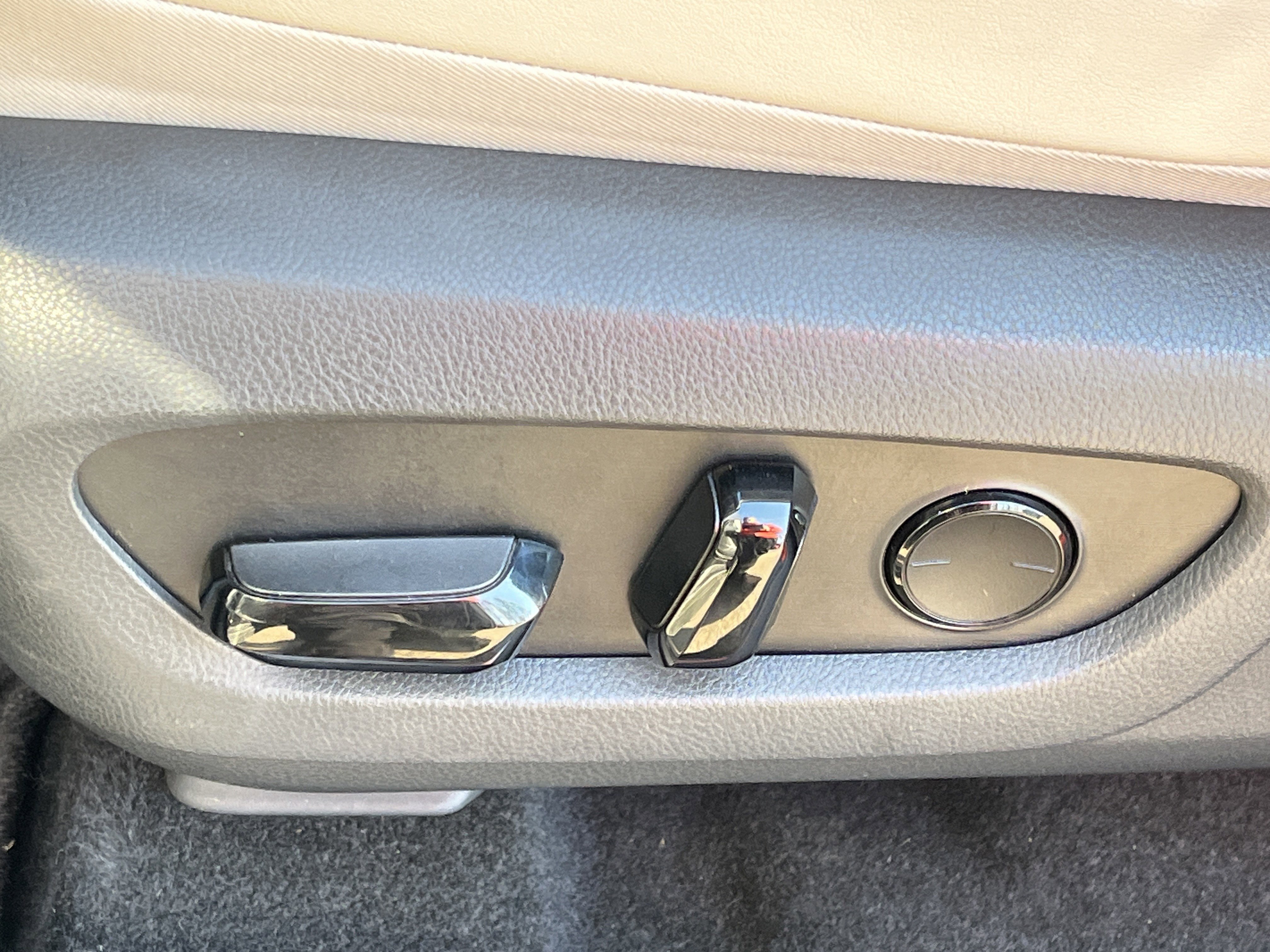 Used 2024 Lexus RX 350 Premium w/ Accessory Package (Z1) image 19