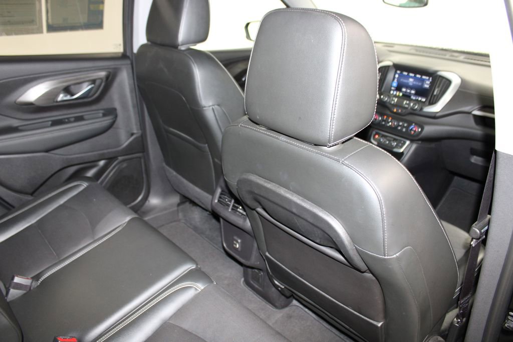 Used 2024 GMC Terrain SLT image 33