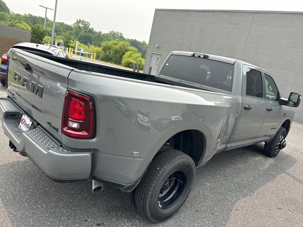 New 2026 RAM 3500 Big Horn AWD/4WD image 25