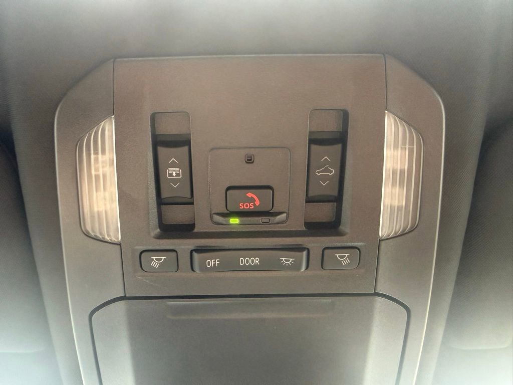 Used 2025 Toyota Highlander Platinum AWD/4WD image 64