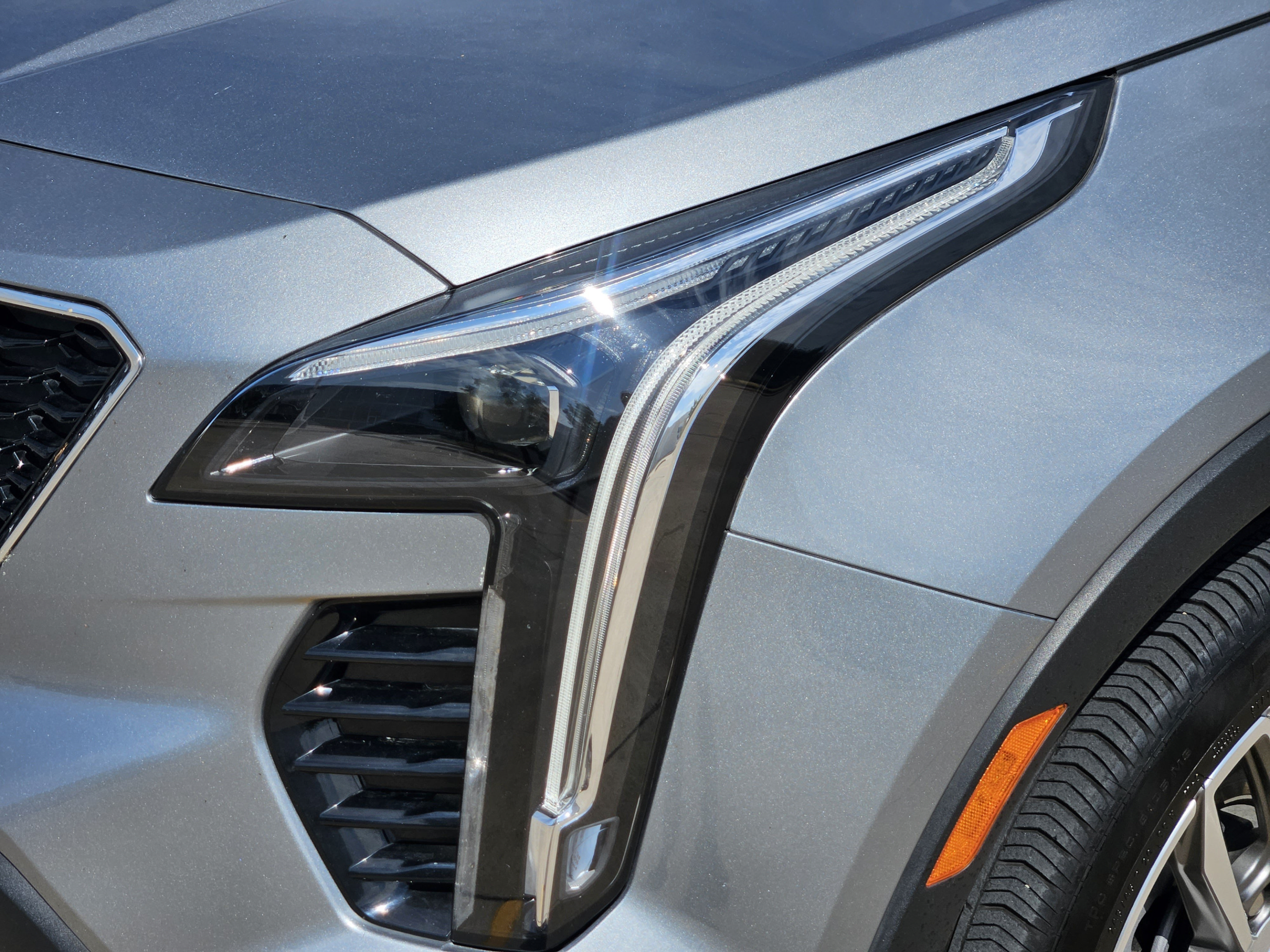 Used 2023 Cadillac XT4 Sport FWD image 28