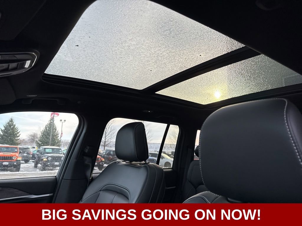 New 2025 Jeep Grand Cherokee Limited w/ Black Appearance Package image 39