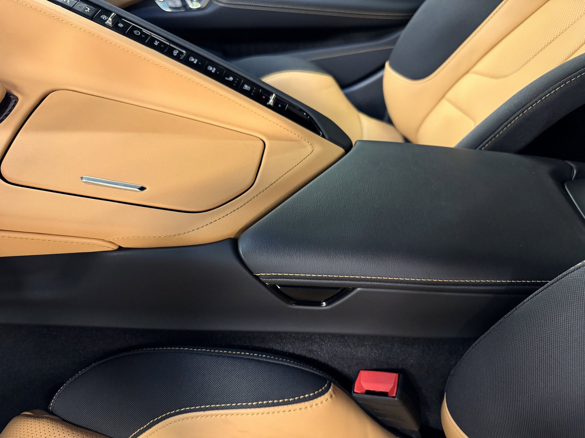 Used 2023 Chevrolet Corvette Stingray Preferred Cpe w/ 2LT image 33