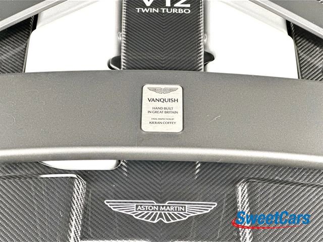 Used 2025 Aston Martin Vanquish RWD image 39