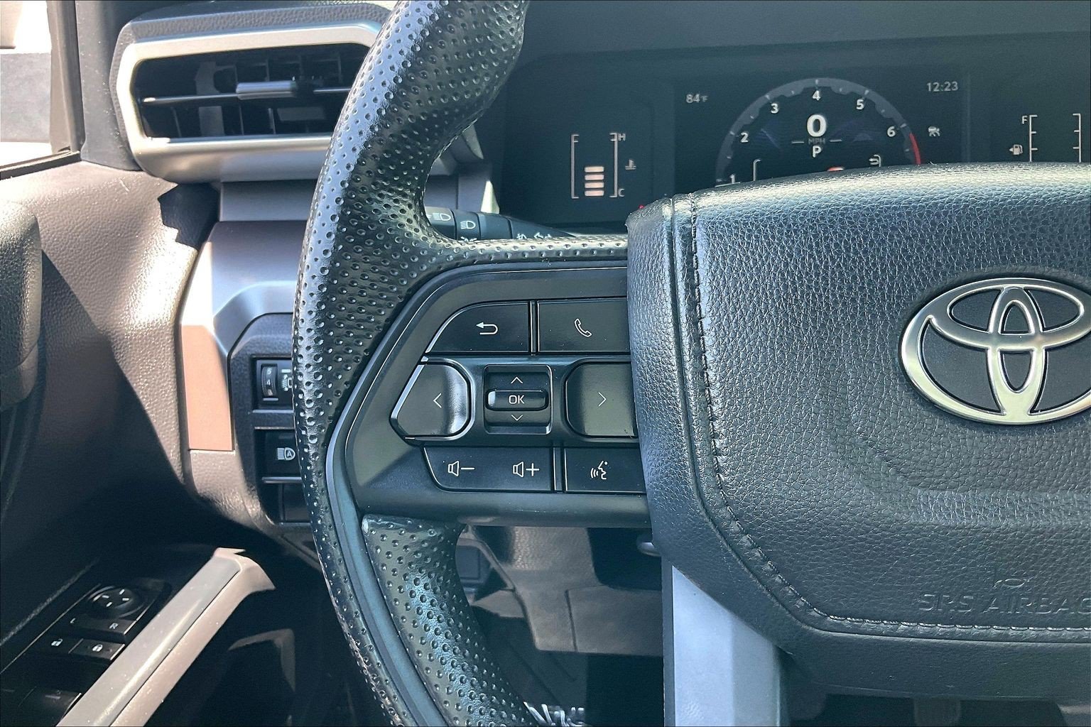 Used 2024 Toyota Tacoma SR5 AWD/4WD image 23
