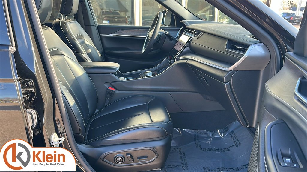 Used 2024 Jeep Grand Cherokee Limited w/ Trailer Tow Package image 31