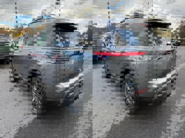 New 2025 Nissan Pathfinder SV image 7