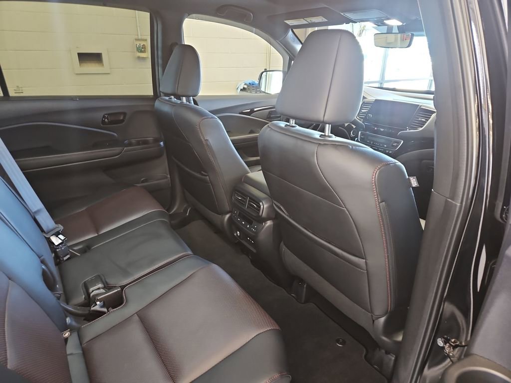 Used 2024 Honda Passport Black Edition image 17