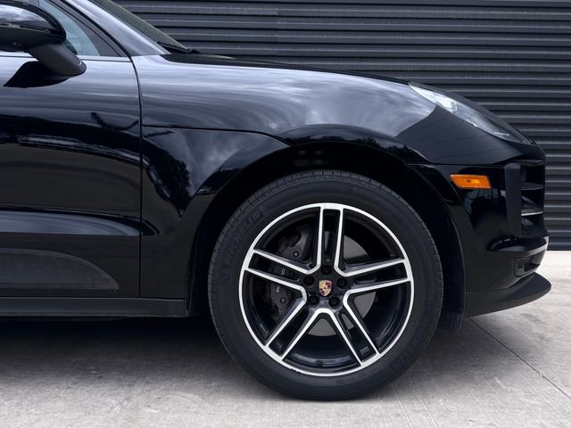 Certified 2021 Porsche Macan image 11