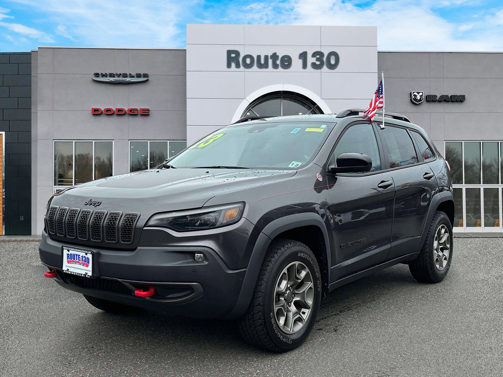 Used 2023 Jeep Cherokee Trailhawk image 2