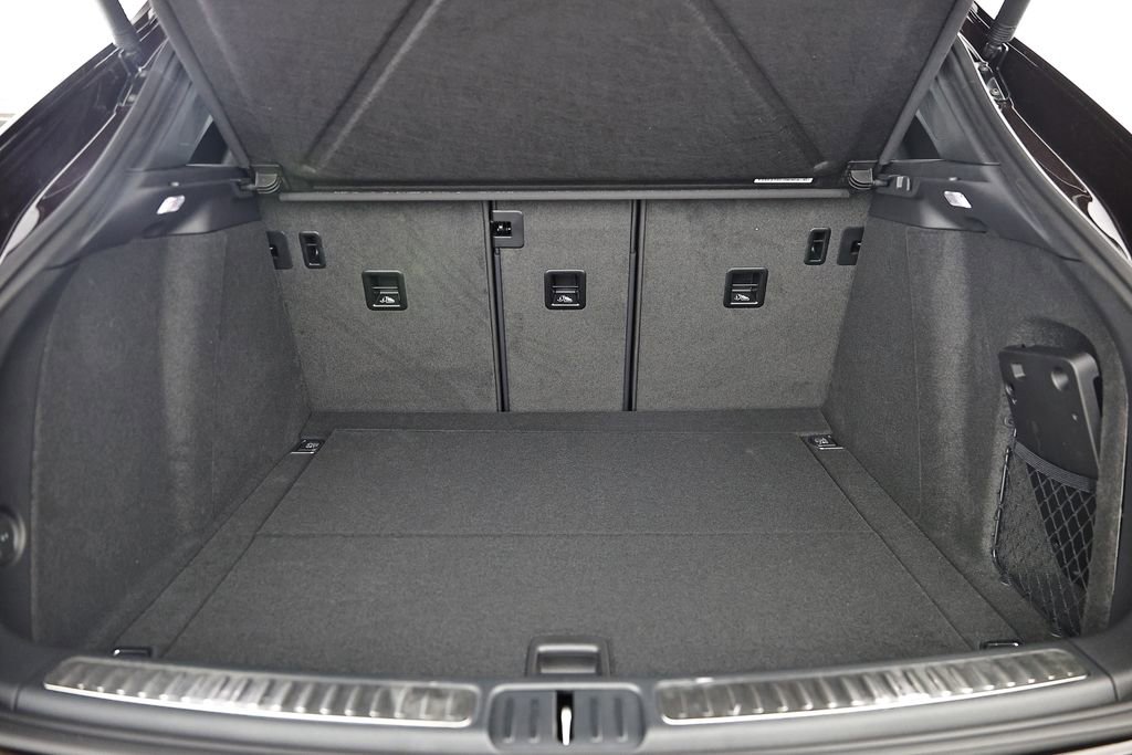 New 2026 Porsche Macan Turbo image 32