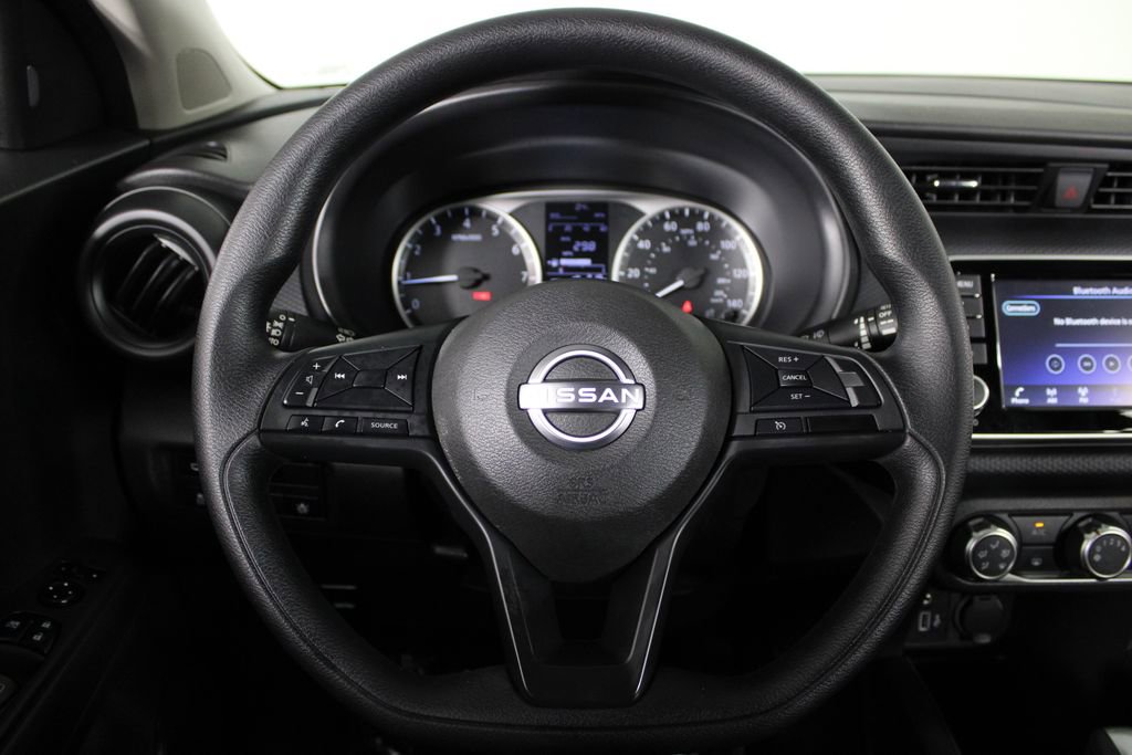 Used 2025 Nissan Kicks Play S image 10