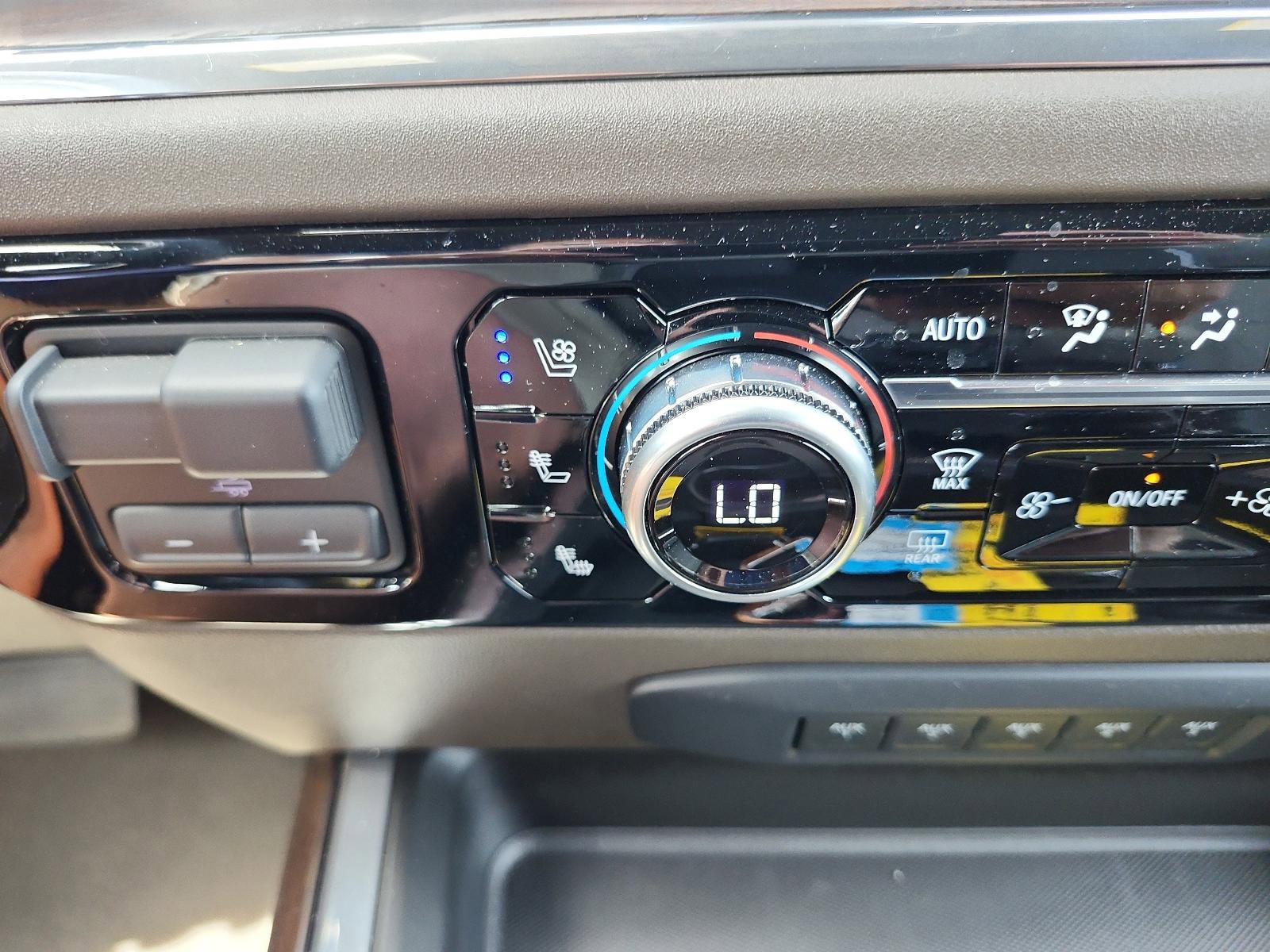 Used 2024 GMC Sierra 3500 SLT w/ SLT Convenience Package image 26