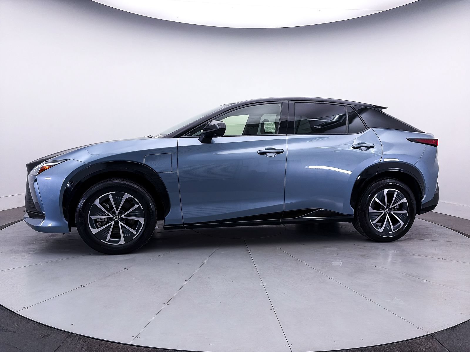 Used 2023 Lexus RZ 450e Premium w/ Technology Package AWD/4WD image 41