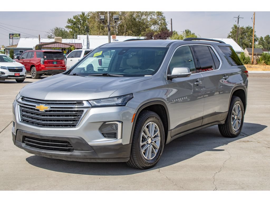 Used 2023 Chevrolet Traverse LT w/ LPO, Cargo Package AWD/4WD image 4