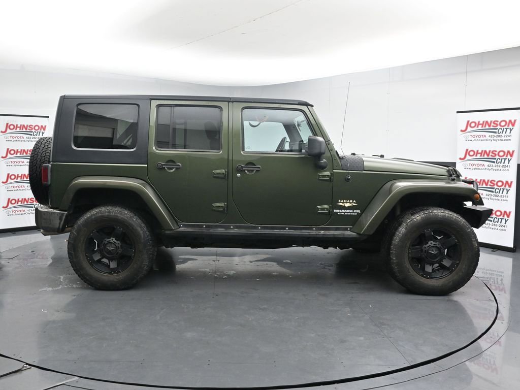 Used 2007 Jeep Wrangler Unlimited Sahara w/ Dual Top Group AWD/4WD image 9