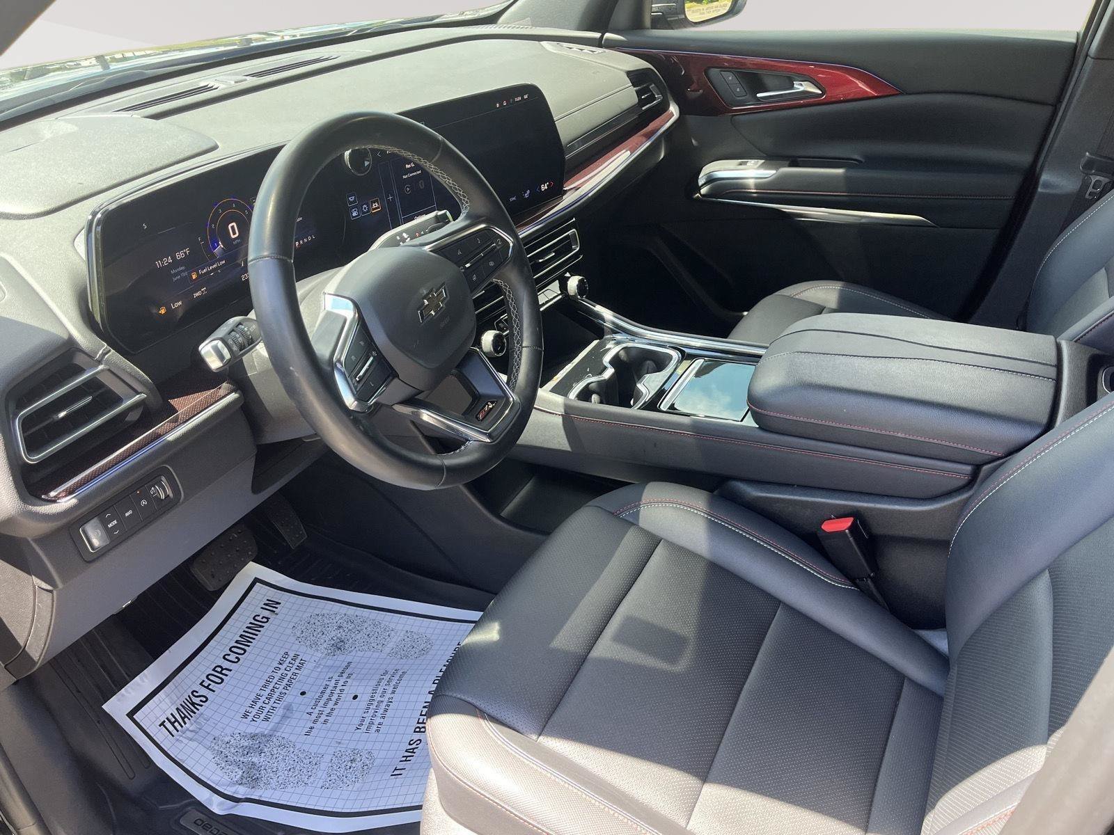 Used 2024 Chevrolet Traverse Z71 AWD/4WD image 23