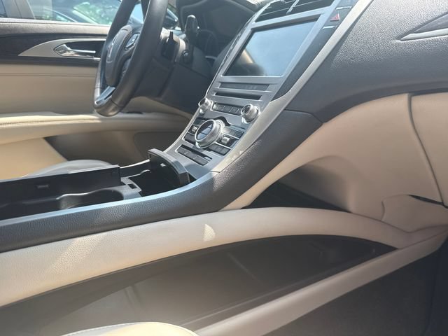 Used 2018 Lincoln MKZ Select w/ Select Plus Package AWD/4WD image 24