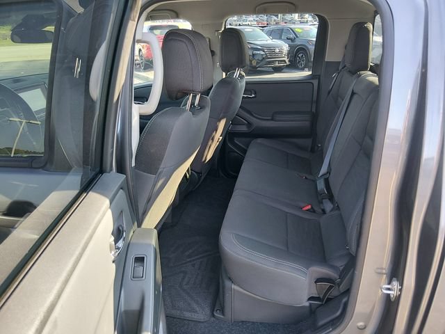 Used 2024 Nissan Frontier SV w/ SV Convenience Package RWD image 13