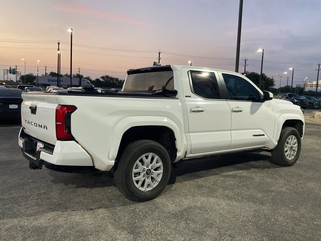 Certified 2026 Toyota Tacoma SR5 AWD/4WD image 5