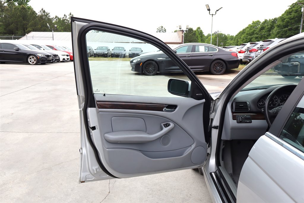 Used 2001 BMW 330i Sedan image 27