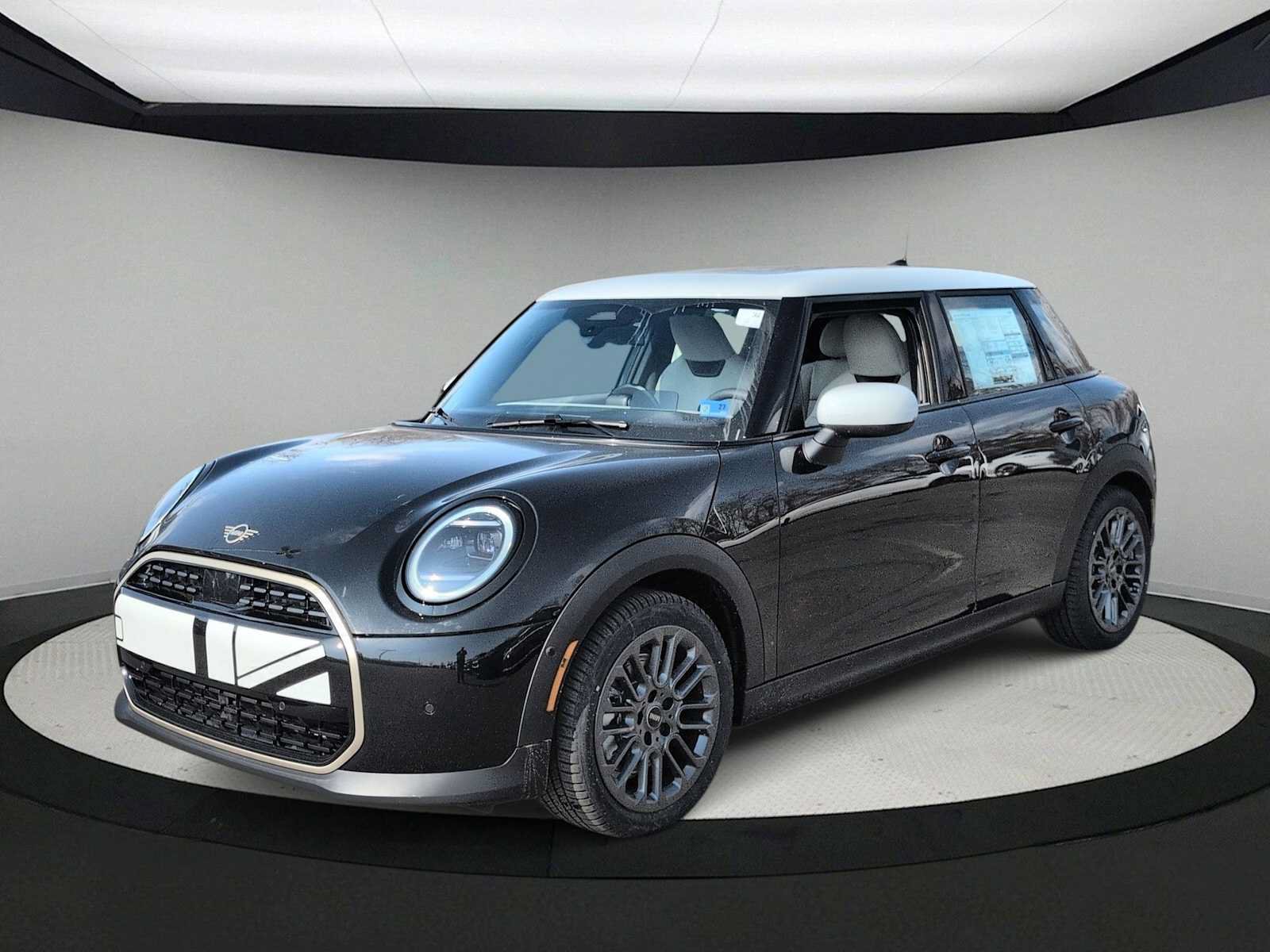 New 2026 MINI Cooper 4-Door Hardtop FWD image 4