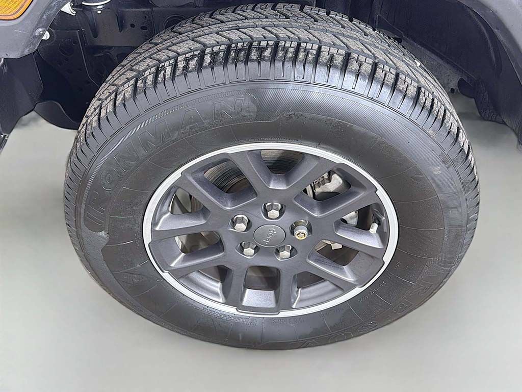 Used 2023 Jeep Gladiator Overland AWD/4WD image 18
