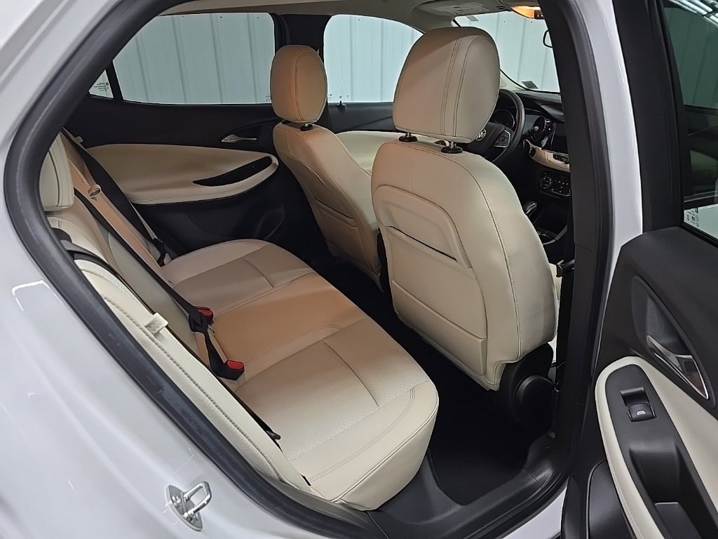 Used 2022 Buick Encore GX Select image 17