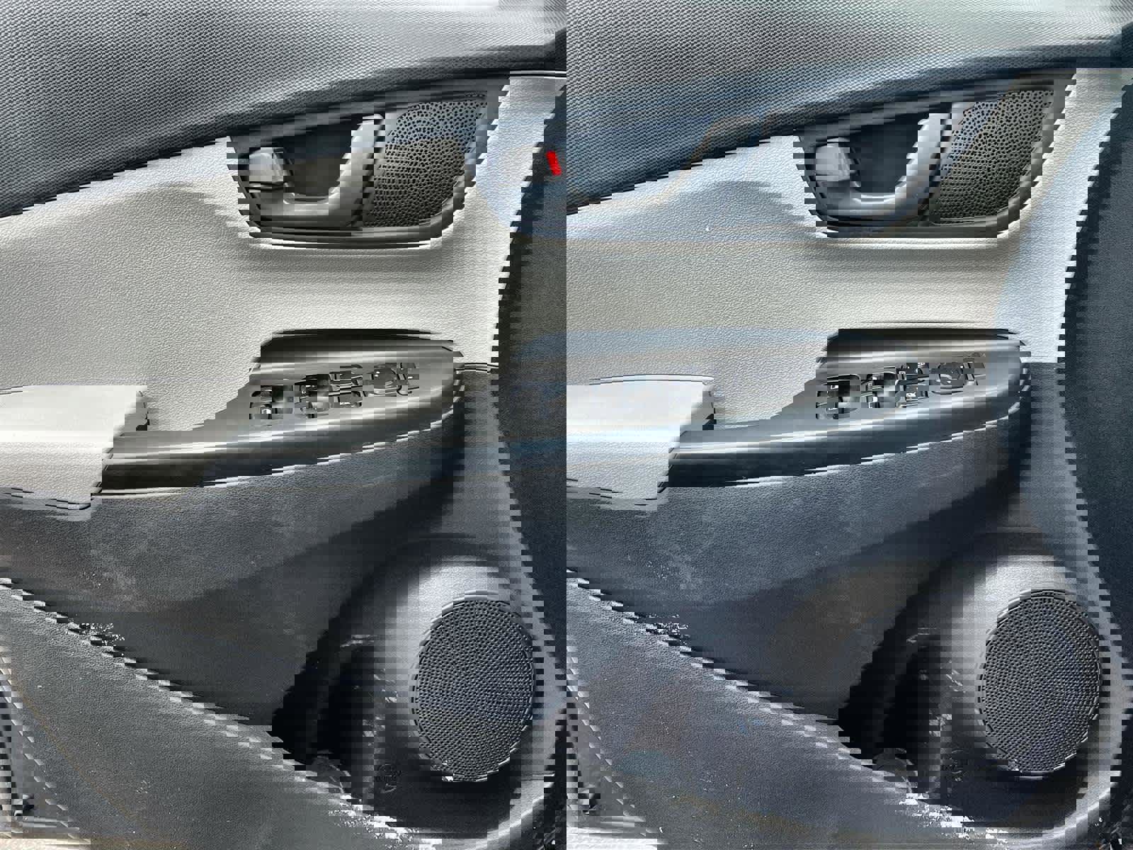 Used 2023 Hyundai Kona SE w/ Cargo Package image 23