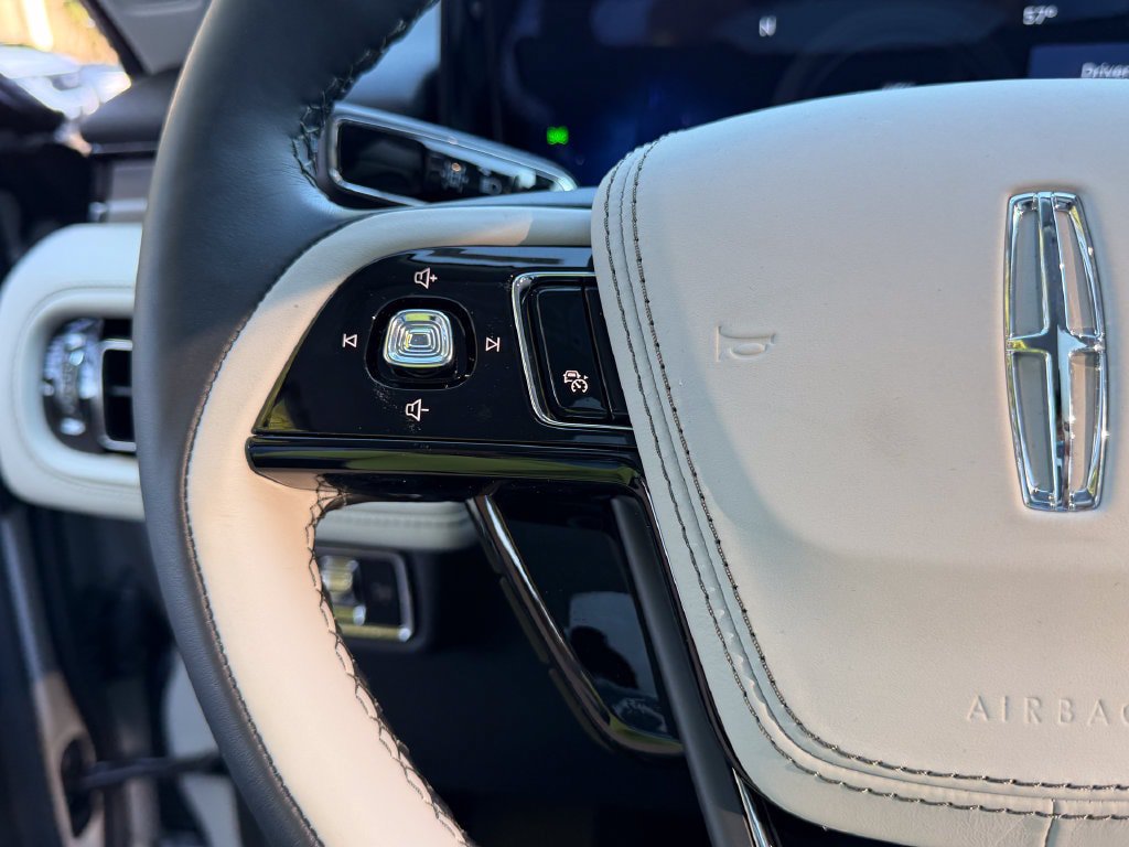 New 2027 Lincoln Aviator AWD w/ Jet Appearance Package image 24