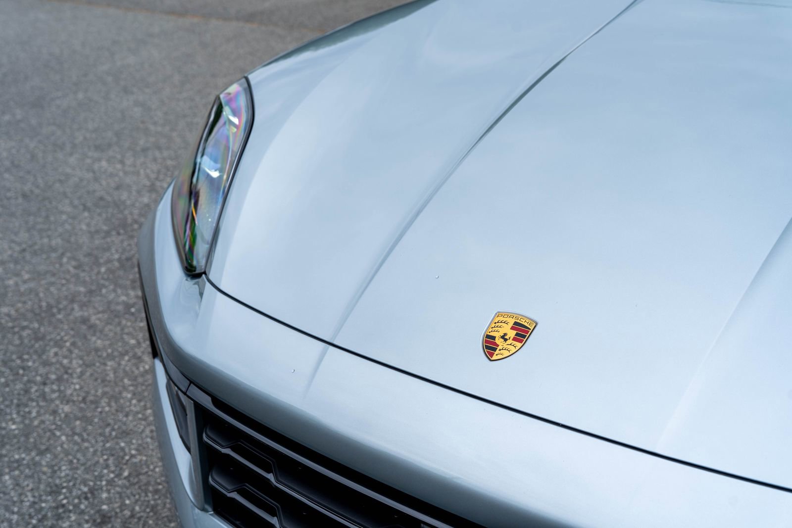 Certified 2024 Porsche Cayenne AWD/4WD image 18